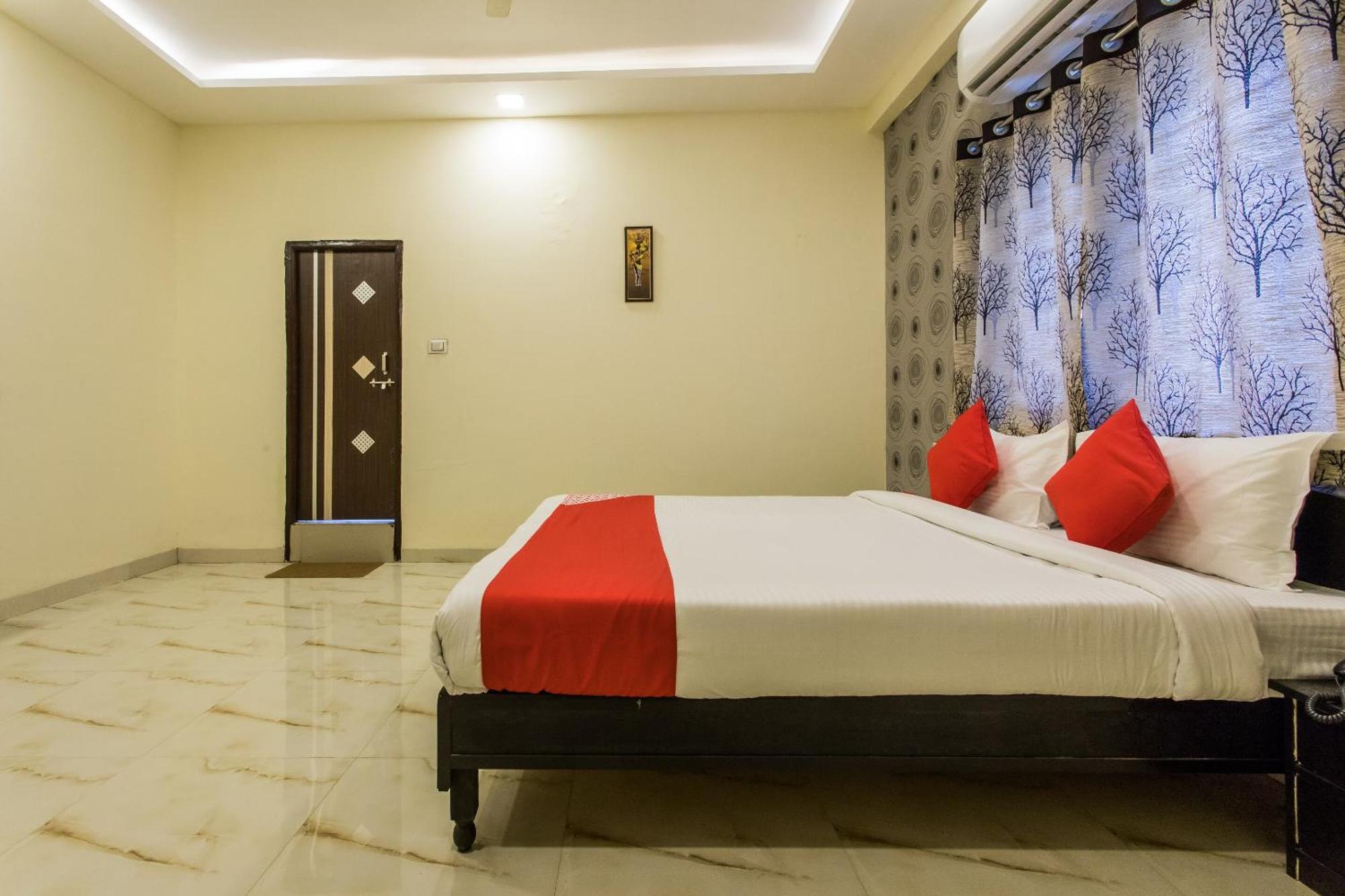 Oyo Hotel Sunrise Индаур Экстерьер фото